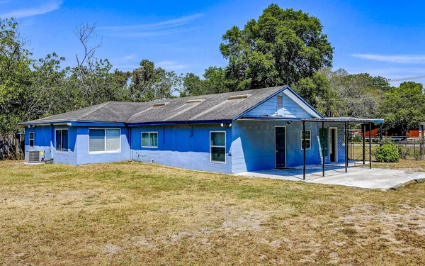 Coliving in Live Oaks Square - East Tampa, Tampa