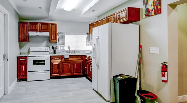 Coliving in Live Oaks Square - East Tampa, Tampa