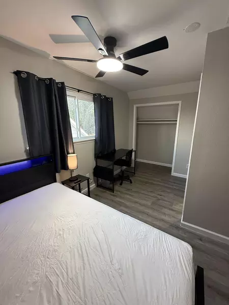 Coliving in Edgebrook - Se Houston, Houston