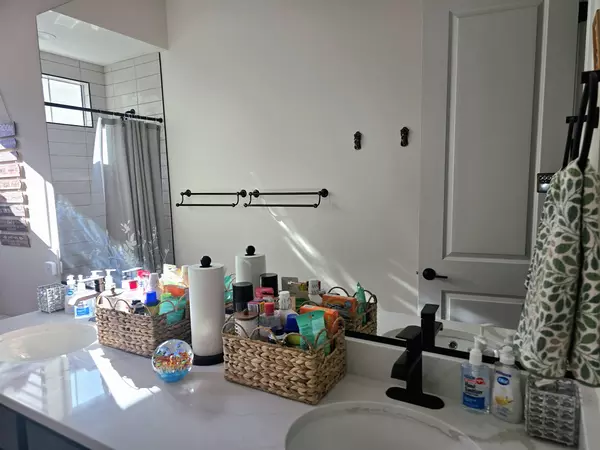 Coliving in Queen Creek - SE Valley, Phoenix