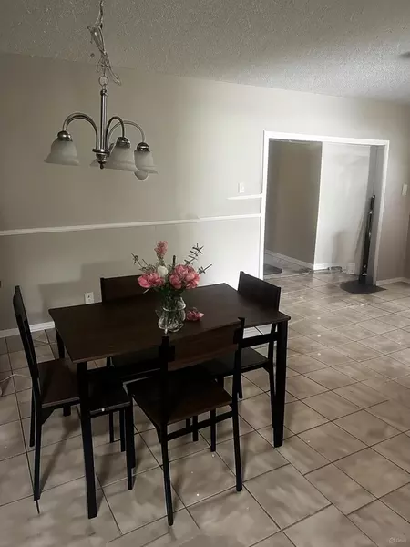Coliving in Seffner - East Tampa, Tampa