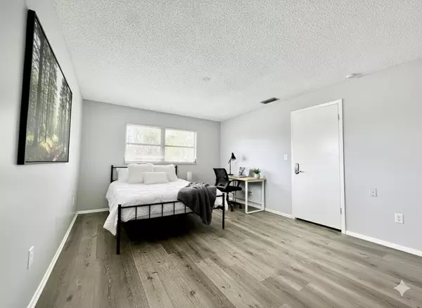 Coliving in Land O' Lakes - North Tampa, Tampa