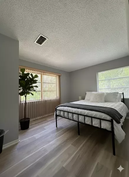 Coliving in Land O' Lakes - North Tampa, Tampa