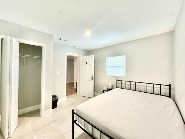 Coliving in Land O' Lakes - North Tampa, Tampa