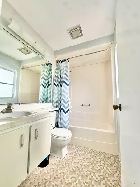 Coliving in Land O' Lakes - North Tampa, Tampa