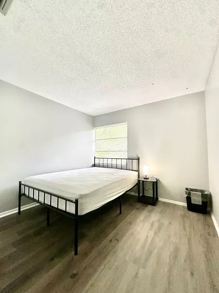 Coliving in Land O' Lakes - North Tampa, Tampa