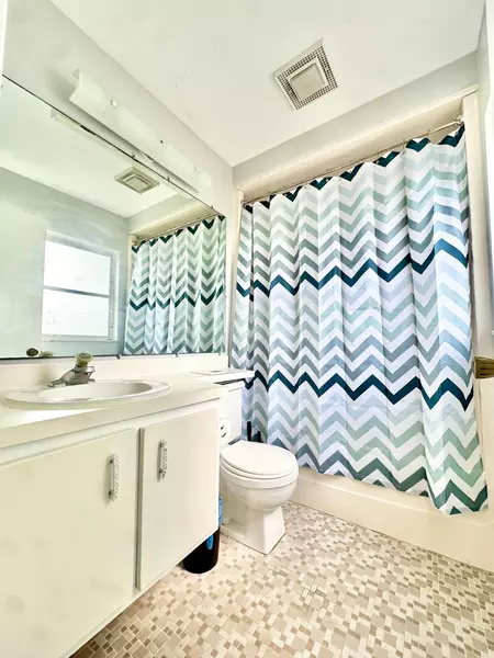 Coliving in Land O' Lakes - North Tampa, Tampa