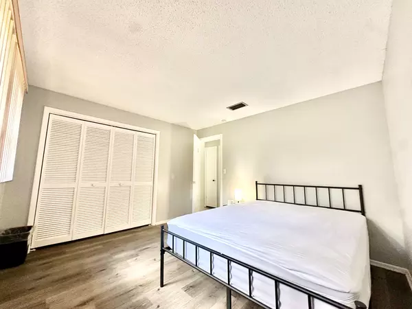 Coliving in Land O' Lakes - North Tampa, Tampa