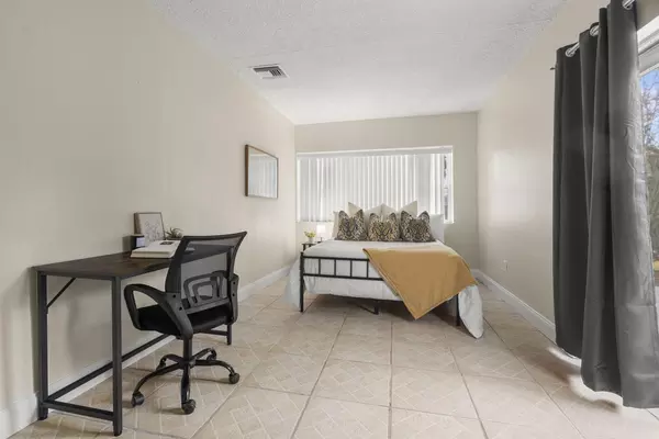 Coliving in Odessa - North Tampa, Tampa