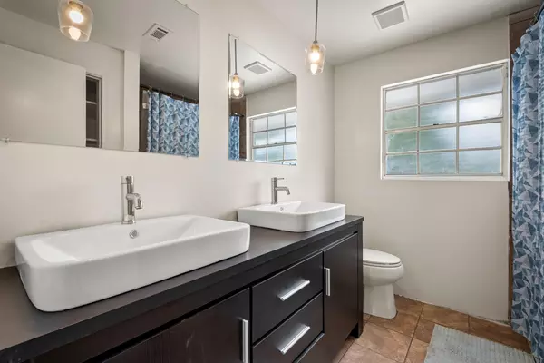 Coliving in Baymeadows - Southside, Jacksonville