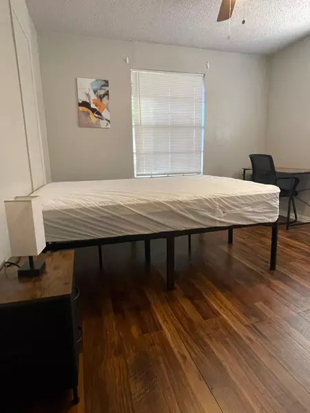 Coliving in DeSoto - Sw Dallas, Dallas