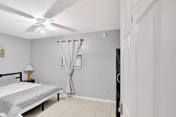 Coliving in Cocoa - Outer Orlando, Orlando