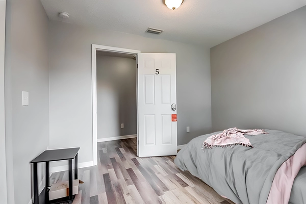 Coliving in Ybor City - Central Tampa, Tampa