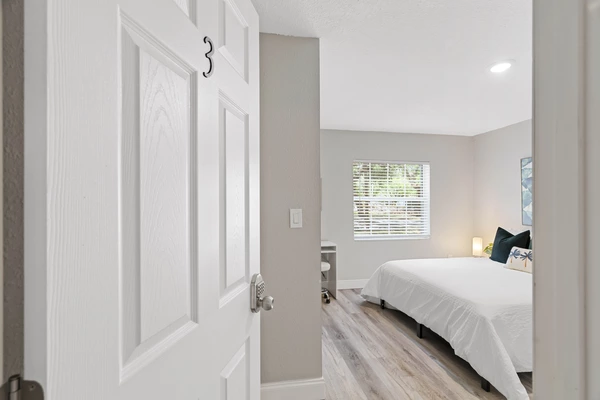 Coliving in Live Oaks Square - East Tampa, Tampa