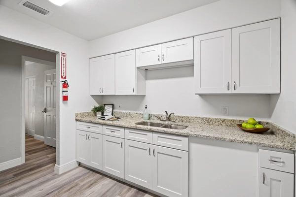 Coliving in Live Oaks Square - East Tampa, Tampa