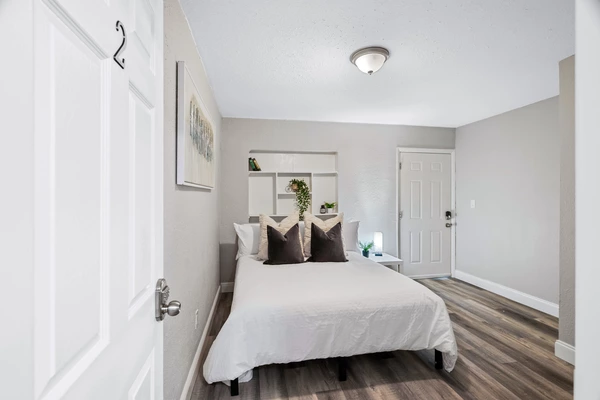 Coliving in Live Oaks Square - East Tampa, Tampa