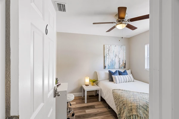 Coliving in Live Oaks Square - East Tampa, Tampa