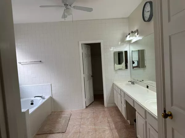 Coliving in Jersey Village - Nw Houston, Houston