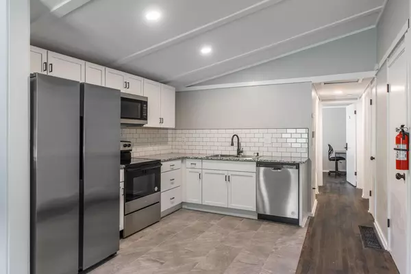 Coliving in Independence - Outer KCMO, Kansas City