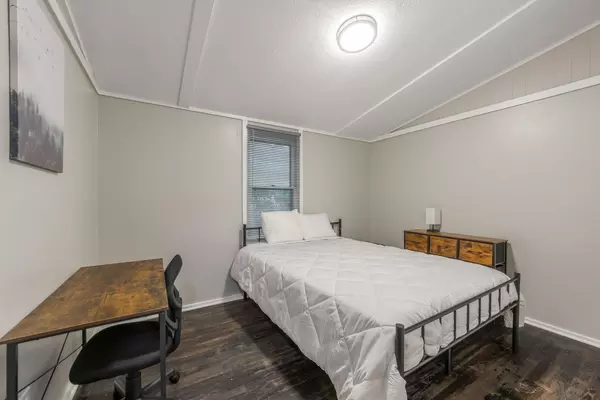 Coliving in Independence - Outer KCMO, Kansas City