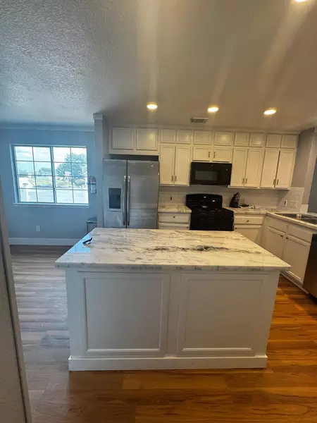 Coliving in Greater Greenspoint - Ne Houston, Houston