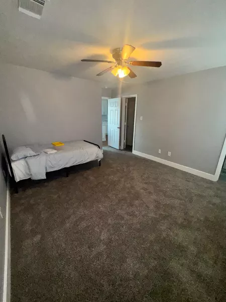 Coliving in Greater Greenspoint - Ne Houston, Houston