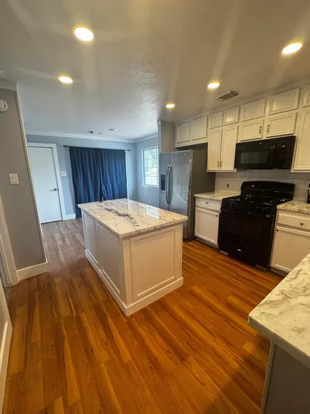 Coliving in Greater Greenspoint - Ne Houston, Houston