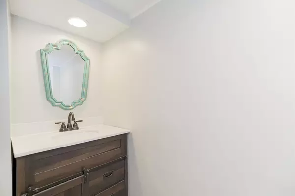 Coliving in Lee's Summit - Outer KCMO, Kansas City