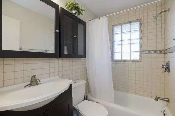 Coliving in Lee's Summit - Outer KCMO, Kansas City