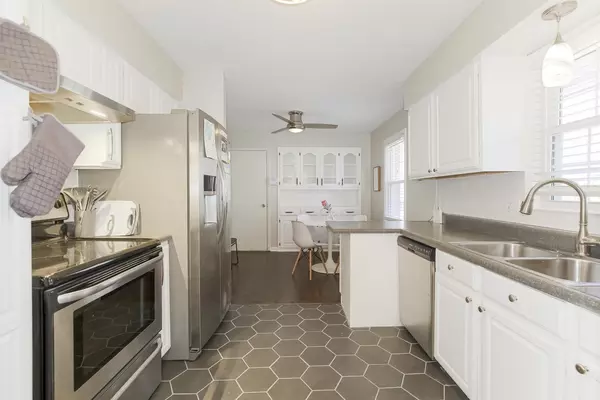 Coliving in Lee's Summit - Outer KCMO, Kansas City