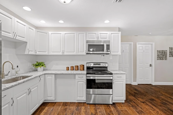 Coliving in Ybor City - Central Tampa, Tampa