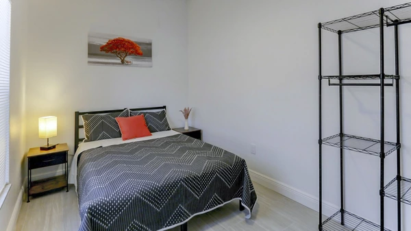 Coliving in Live Oaks Square - East Tampa, Tampa