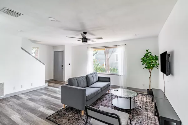 Coliving in Pasadena - The Verdugos, Los Angeles