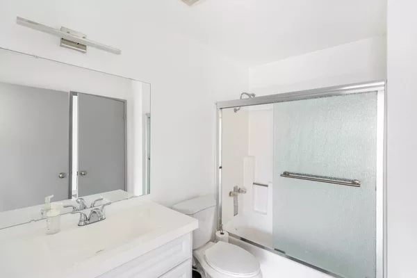 Coliving in Pasadena - The Verdugos, Los Angeles