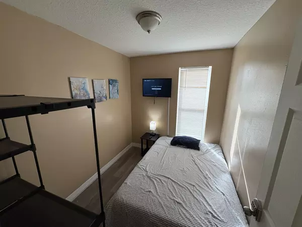 Coliving in Cedar Hills - Westside, Jacksonville