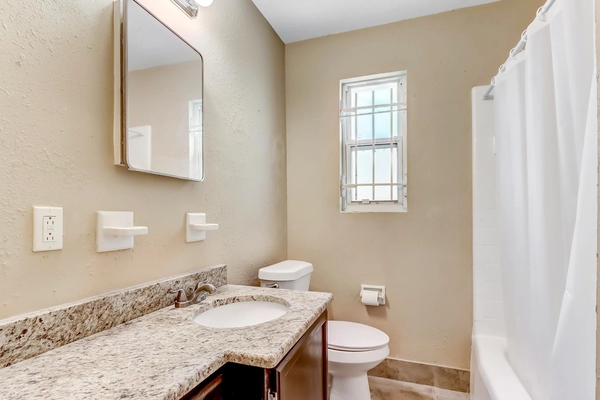 Coliving in Cedar Hills - Westside, Jacksonville