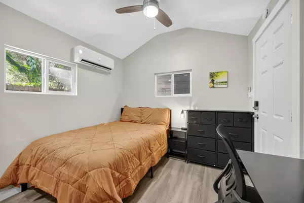 Coliving in Live Oaks Square - East Tampa, Tampa