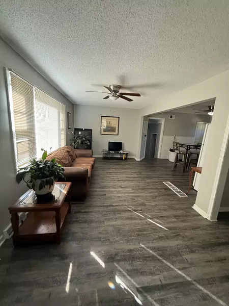 Coliving in Raytown - Outer KCMO, Kansas City