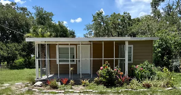 Coliving in Live Oaks Square - East Tampa, Tampa