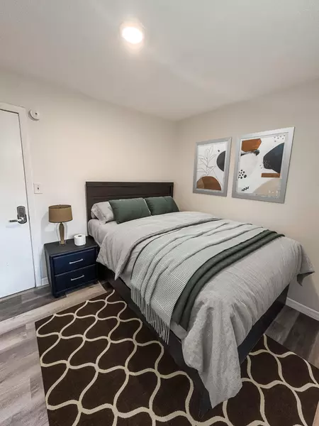 Coliving in Live Oaks Square - East Tampa, Tampa