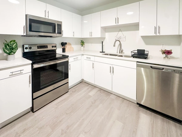 Coliving in Live Oaks Square - East Tampa, Tampa