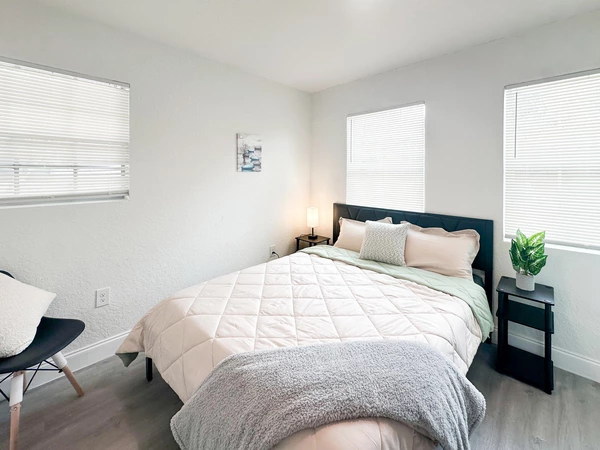 Coliving in Live Oaks Square - East Tampa, Tampa