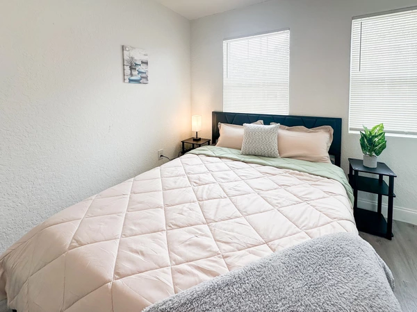 Coliving in Live Oaks Square - East Tampa, Tampa