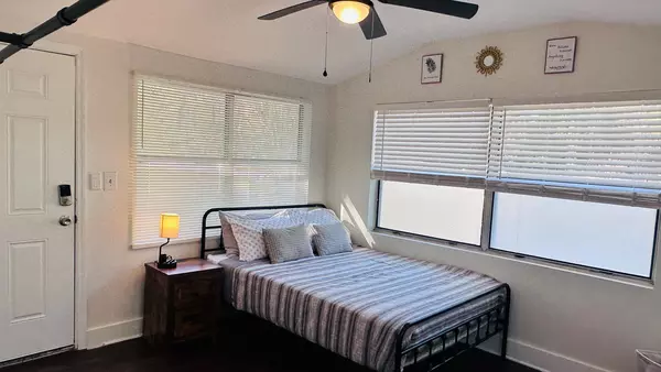 Coliving in Sans Pareil - Beaches, Jacksonville