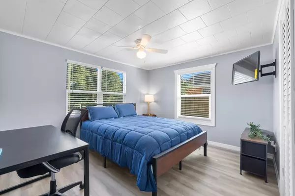 Coliving in Live Oaks Square - East Tampa, Tampa