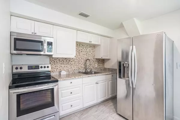 Coliving in University - North Tampa, Tampa