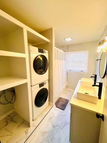 Coliving in North Sharon Amity / Reddman Road - East Charlotte, Charlotte