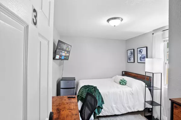 Coliving in College Park JAX - Northside, Jacksonville