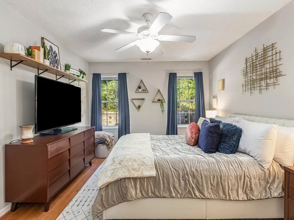 Coliving in Woodcroft - Durham, Raleigh