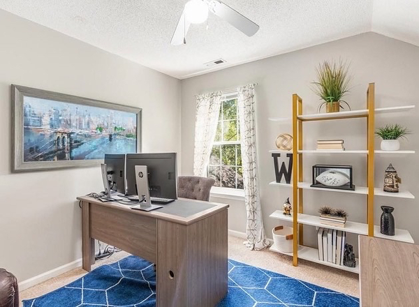 Coliving in Woodcroft - Durham, Raleigh